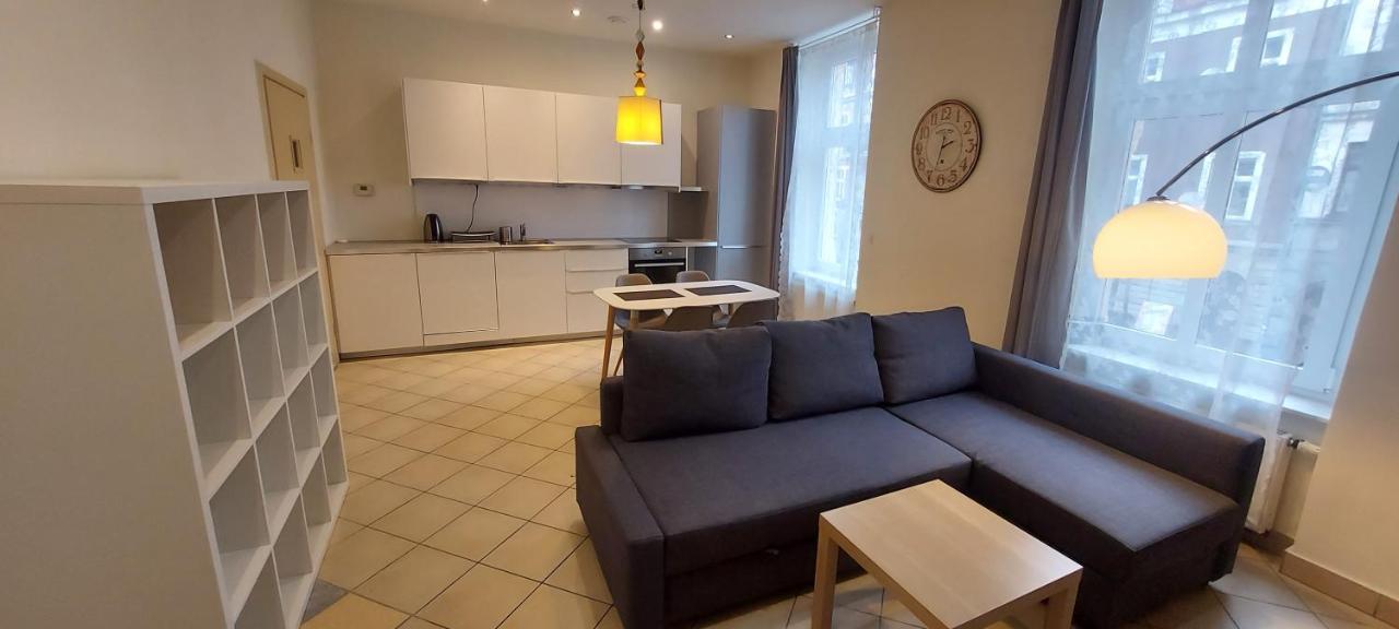 Apartament Zwyciestwa 45 格利维采 外观 照片
